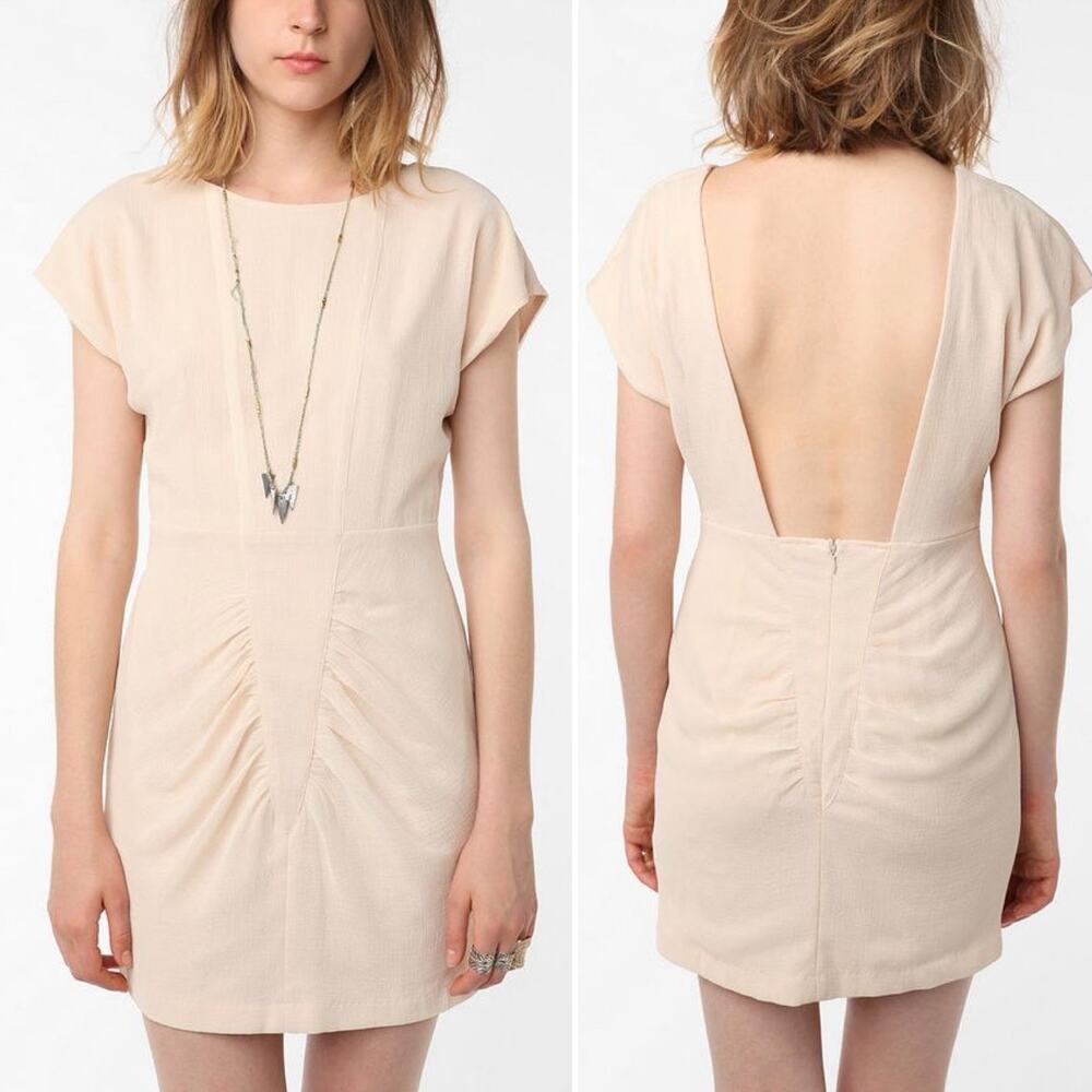 Silence Noise Womens Dress Size 4 Cream Deep Scoop Back Short Sleeve Crepe Mini
